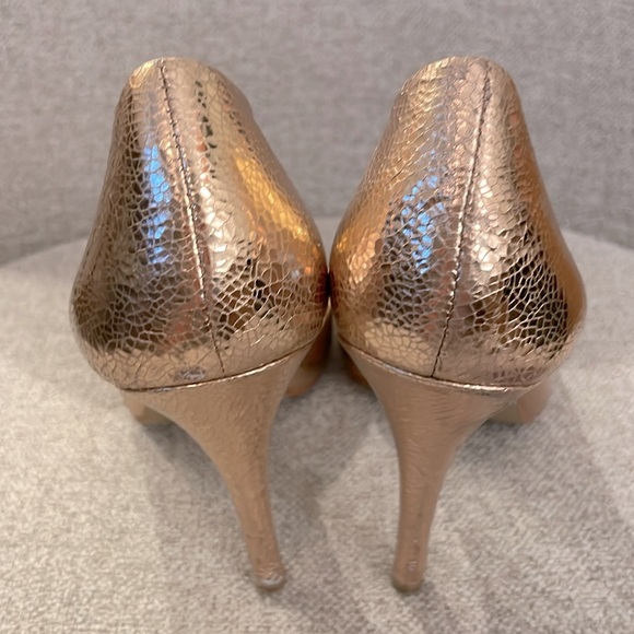 Vince Camuto rose gold shattered metallic Halona pumps size 7.5 - Picture 4 of 15